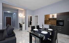 Cf Luxury House